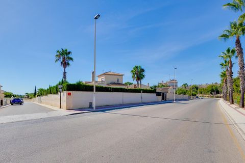 Villa i Orihuela Costa, Alicante, Orihuela Costa - € 550.000 | Ref: 745309 - foto 27