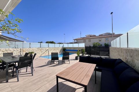 Villa i Punta Prima, Alicante, Punta Prima - € 794.950 | Ref: 745941 - foto 29