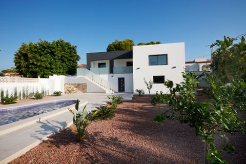 Villa i Calpe, Alicante, Calpe - € 840.000 | Ref: W-0472OZ - foto 15