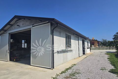 Villa in Caorle, Venice, Caorle - € 330.000 | Ref: CVres89 - foto 35