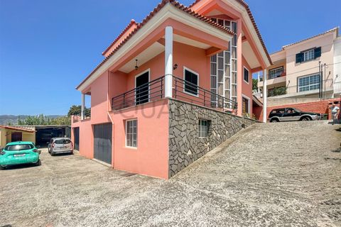 Villa i Funchal, Madeira, Funchal - € 950.000 | Ref: Q2595 - foto 2