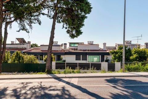 Villa i Amadora, Lisbon, Amadora - € 1.100.000 | Ref: C0483-01559 - foto 1