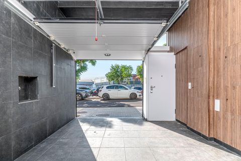 Villa i Amadora, Lisbon, Amadora - € 1.100.000 | Ref: C0483-01559 - foto 7