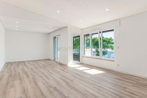 Villa i Amadora, Lisbon, Amadora - € 1.100.000 | Ref: C0483-01559 - foto 9