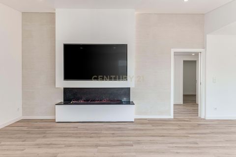 Villa i Amadora, Lisbon, Amadora - € 1.100.000 | Ref: C0483-01559 - foto 11