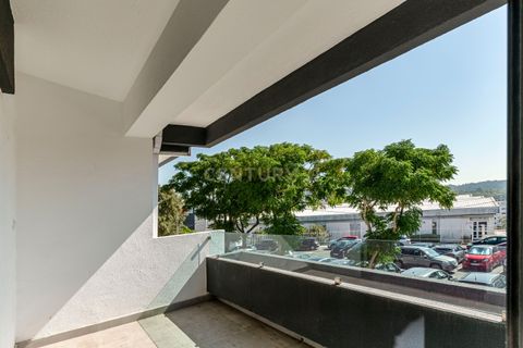 Villa i Amadora, Lisbon, Amadora - € 1.100.000 | Ref: C0483-01559 - foto 14
