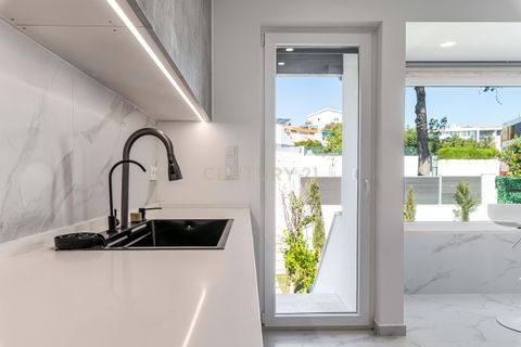 Villa i Amadora, Lisbon, Amadora - € 1.100.000 | Ref: C0483-01559 - foto 20