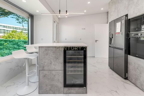 Villa i Amadora, Lisbon, Amadora - € 1.100.000 | Ref: C0483-01559 - foto 22