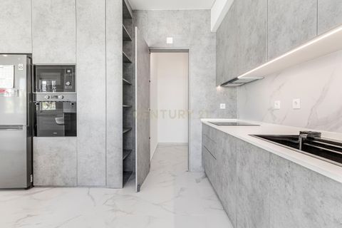 Villa i Amadora, Lisbon, Amadora - € 1.100.000 | Ref: C0483-01559 - foto 24