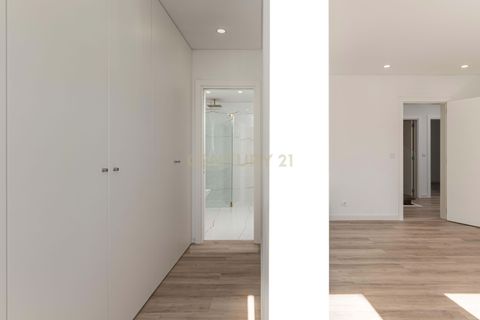 Villa i Amadora, Lisbon, Amadora - € 1.100.000 | Ref: C0483-01559 - foto 30
