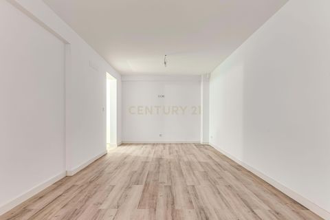Villa i Amadora, Lisbon, Amadora - € 1.100.000 | Ref: C0483-01559 - foto 44