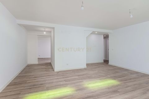 Villa i Amadora, Lisbon, Amadora - € 1.100.000 | Ref: C0483-01559 - foto 48