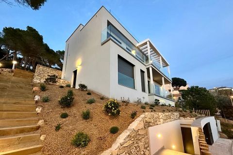 Villa i Lloret De Mar, Gerona, Lloret De Mar - € 869.500 | Ref: KBMN420 - foto 1