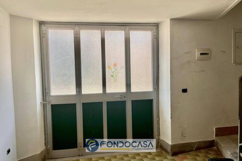L'establiment comercial a Sant'Antimo, Naples, Sant'Antimo - € 400/mes | Ref: via mascagni - foto 7