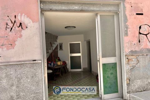 L'establiment comercial a Sant'Antimo, Naples, Sant'Antimo - € 400/mes | Ref: via mascagni - foto 15