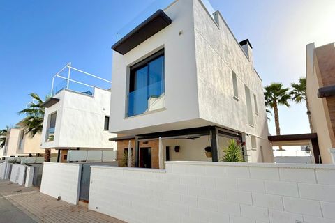 Villa a Cabo Roig, Alicante, Cabo Roig - € 449.900 | Ref: V-35679 - foto 19