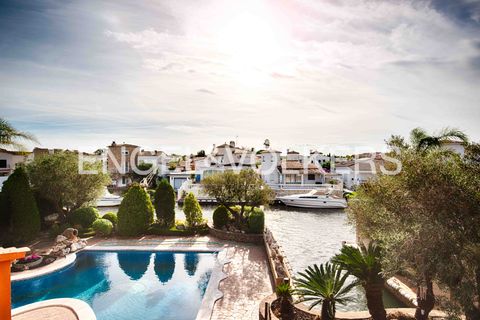 Villa i Empuriabrava, Gerona, Empuriabrava - € 2.300.000 | Ref: W-0471CI - foto 30