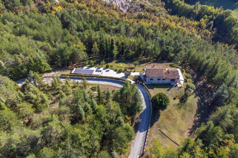 Landejendom i Fermignano, Pesaro and Urbino, Fermignano - € 1.190.000 | Ref: CBI160-2553-142 - foto 28