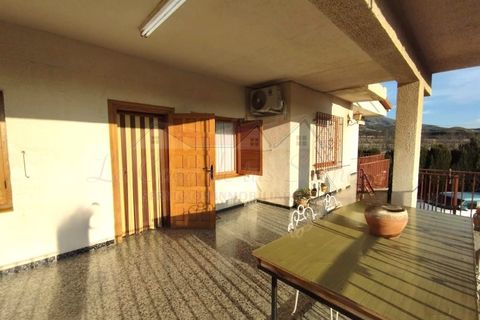 Villa a Petrer, Alicante, Petrer - € 312.000 | Ref: XAL_1033 - foto 3
