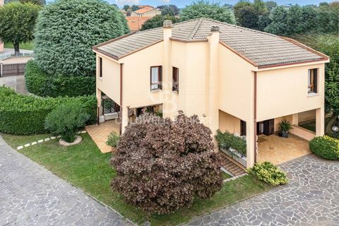 Villa a Macherio, Monza and Brianza, Macherio - € 520.000 | Ref: CBI154-2990-85 - foto 3