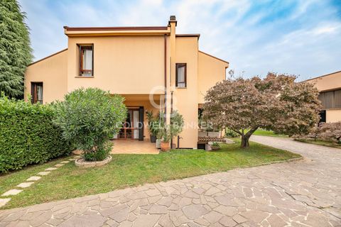 Villa a Macherio, Monza and Brianza, Macherio - € 520.000 | Ref: CBI154-2990-85 - foto 24