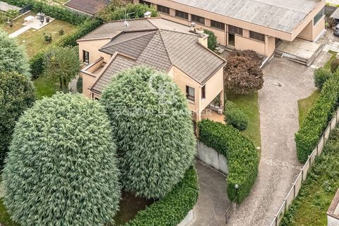 Villa a Macherio, Monza and Brianza, Macherio - € 520.000 | Ref: CBI154-2990-85 - foto 27