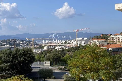 Lejlighed i Saint-Raphaël, Var, Saint-Raphaël - € 369.000 | Ref: 7224 - foto 1