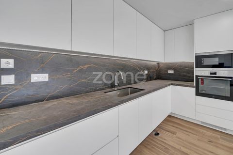 Villa i Odivelas, Lisbon, Odivelas - € 1.550.000 | Ref: ZMPT581215 - foto 8