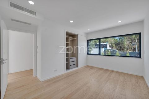 Villa i Odivelas, Lisbon, Odivelas - € 1.550.000 | Ref: ZMPT581215 - foto 11