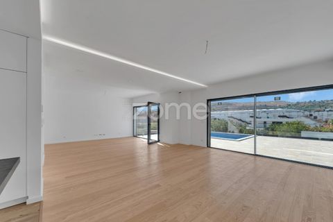 Villa i Odivelas, Lisbon, Odivelas - € 1.550.000 | Ref: ZMPT581215 - foto 12