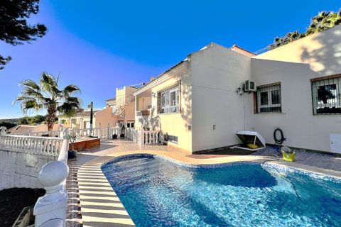Villa i Cabo Roig, Alicante, Cabo Roig - € 639.850 | Ref: 00515JJ9987 - foto 1