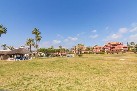 Apartment in Elviria, Malaga, Elviria - € 675,000 | Ref: MLS87383V - photo 30