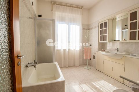 Villa a Magenta, Milan, Magenta - € 625.000 | Ref: Villa singola con tre appartamenti, via Manara 12 Magenta - foto 35