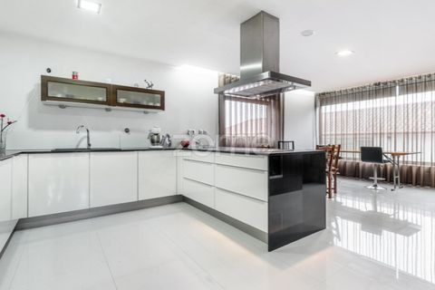 Villa i Ronfe, Braga, Ronfe - € 450.000 | Ref: ZMPT582120 - foto 3