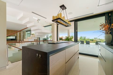 Villa a Marbella, Malaga, Marbella - € 4.995.000 | Ref: NEWV8942 - foto 5