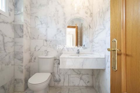 Villa i Estepona, Malaga, Estepona - € 390.000 | Ref: R5076673 - foto 15
