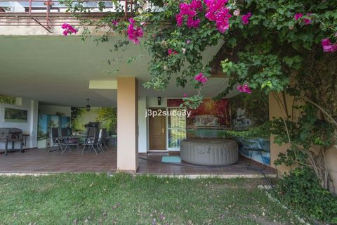 Villa i Estepona, Malaga, Estepona - € 390.000 | Ref: R5076673 - foto 37