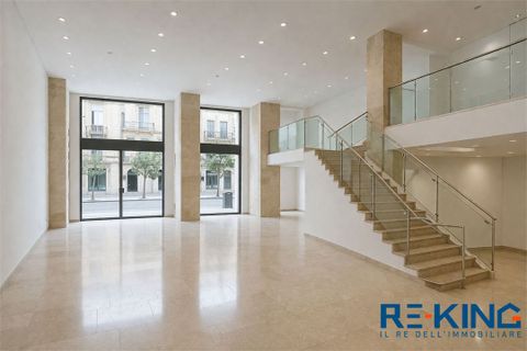L'establiment comercial a Lecce, Lecce, Lecce - € 15.000/mes | Ref: LC302 - foto 2