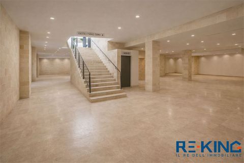 L'establiment comercial a Lecce, Lecce, Lecce - € 15.000/mes | Ref: LC302 - foto 3