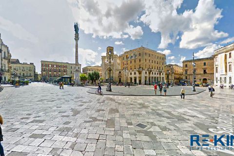 L'establiment comercial a Lecce, Lecce, Lecce - € 15.000/mes | Ref: LC302 - foto 4