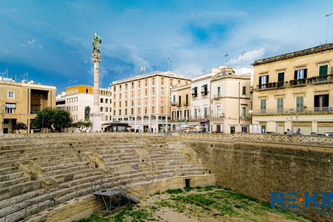 L'establiment comercial a Lecce, Lecce, Lecce - € 15.000/mes | Ref: LC302 - foto 5