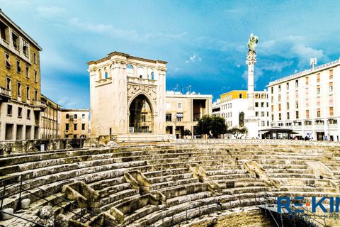 L'establiment comercial a Lecce, Lecce, Lecce - € 15.000/mes | Ref: LC302 - foto 6