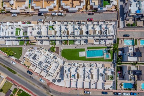 Byhus i Torrevieja, Alicante, Torrevieja - € 315.000 | Ref: 747082 - foto 39