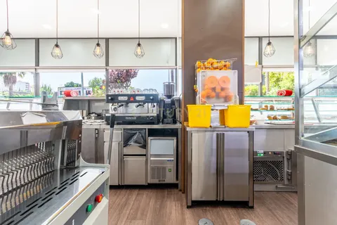 Erhvervsejendom i Sacavem, Lisbon, Sacavem - € 60.000 | Ref: C0364-05128 - foto 13