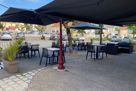 Erhvervsejendom i Saint-Savin, Vienne, Saint-Savin - € 70.000 | Ref: AdB-13531 - foto 2