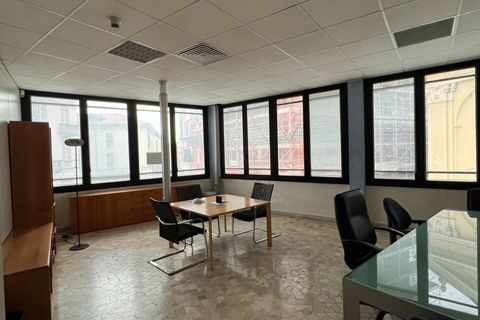 Erhvervsejendom i Gallarate, Varese, Gallarate - € 400.000 | Ref: 303582 - foto 2