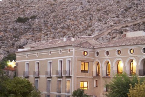 Erhvervsejendom i Velez-Blanco, Almeria, Velez-Blanco - € 495.000 | Ref: E225 - foto 1