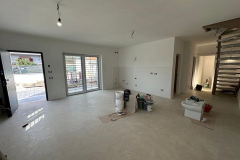 Villa a Guidonia Montecelio, Rome, Guidonia Montecelio - € 339.000 | Ref: new - foto 21