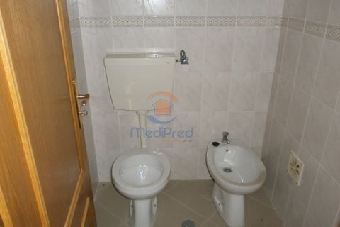Erhvervsejendom i Amadora, Lisbon, Amadora - € 230.000 | Ref: MJC5266 - foto 5