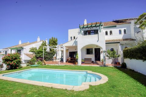 Villa i La Duquesa, Malaga, La Duquesa - € 549.000 | Ref: DPIe19155 - foto 1